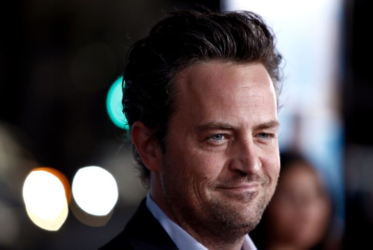 Autopsia muestra que Matthew Perry murió por los 