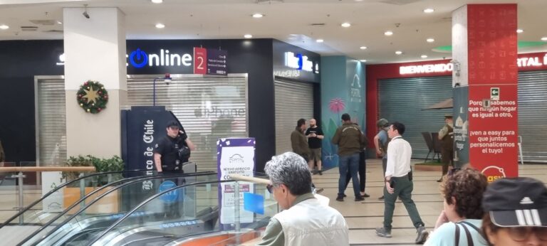 Balacera en Portal Ñuñoa tras robo a tienda MacOnline: Sujetos dispararon contra Carabineros