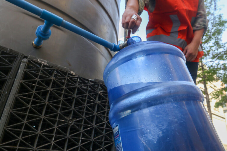 Tras masivo corte: Aguas Antofagasta da inicio a reposición de suministro en más de 23 mil hogares