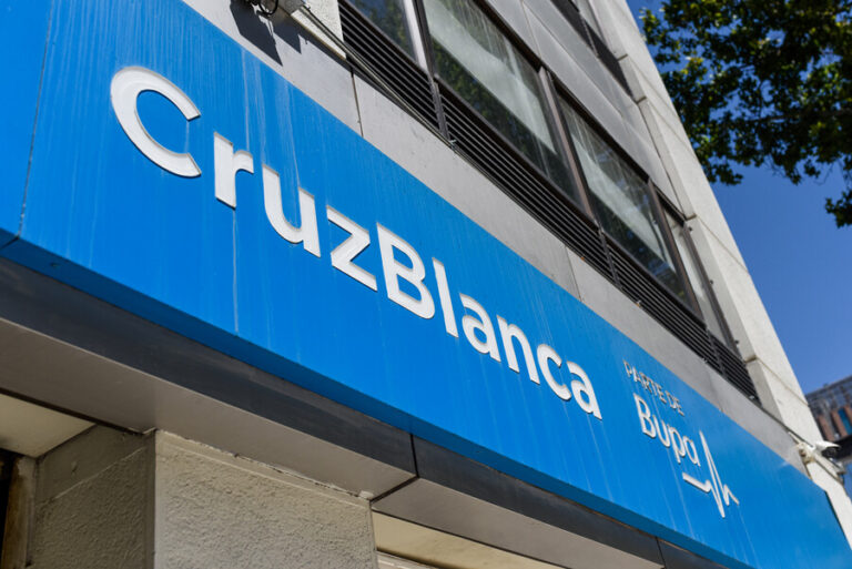 Cruz Blanca advierte a sus clientes que 