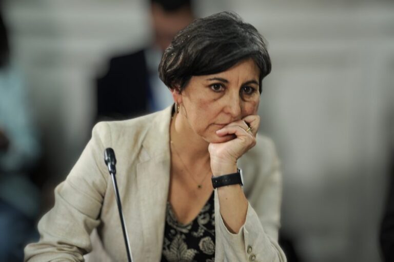 Ministra Aguilera expresa que ley corta 