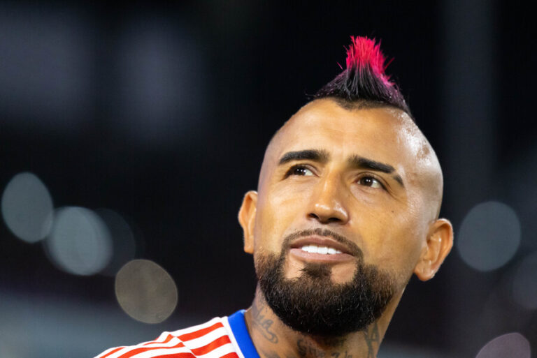 Así fue la presentación oficial de Arturo Vidal en Colo Colo tras 17 años jugando en el extranjero