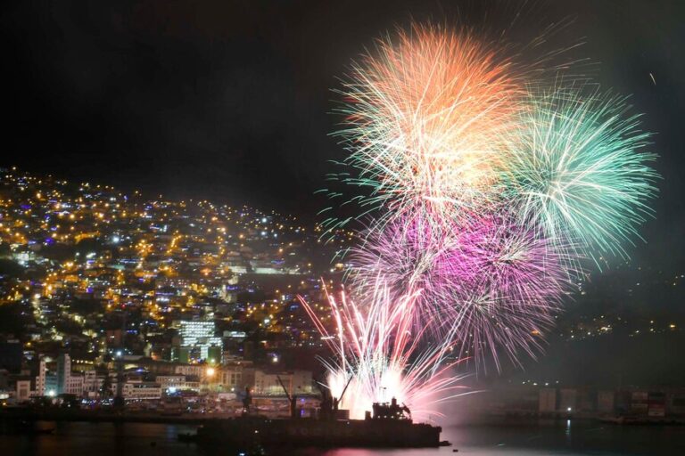 Año Nuevo en Valparaíso: Alcalde Sharp celebró cuentas alegres para la economía local