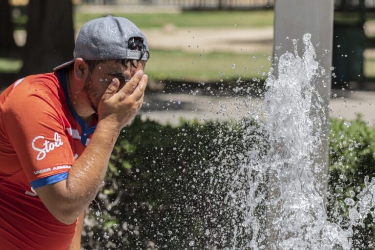 Temperaturas extremas: ¿Cómo identificar los síntomas de un golpe de calor y qué hacer en caso de emergencia?