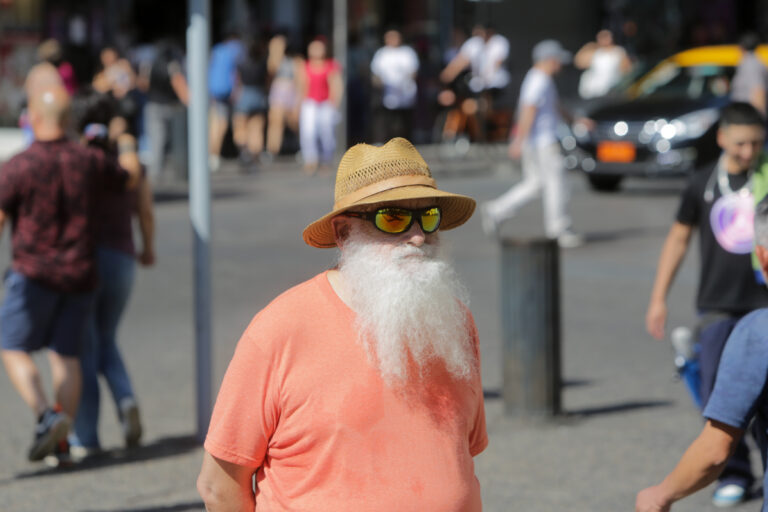 Termómetros podrían llegar hasta los 37 grados: Meteorología emite alerta por temperaturas extremas en cuatro regiones