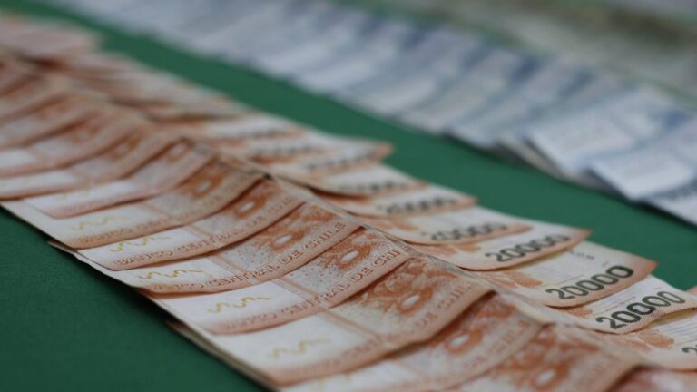 CMF denuncia presuntos delitos de estafa por entidades que ofrecen créditos en sitios de web: ¿Cuáles son las empresas?