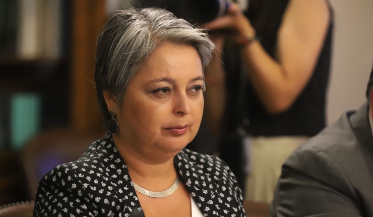 Ministra Jara descarta autorización del pdte. Boric para asistir a casa de Zalaquett: “Eso es falso”