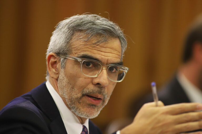 Ministro Cordero y revocación de pensiones de gracia: 