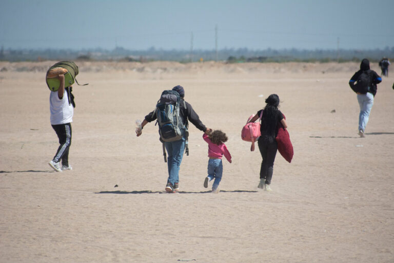 Estudio Ipsos: Chile es el país que más aumentó su preocupación por el control de inmigración en el mundo