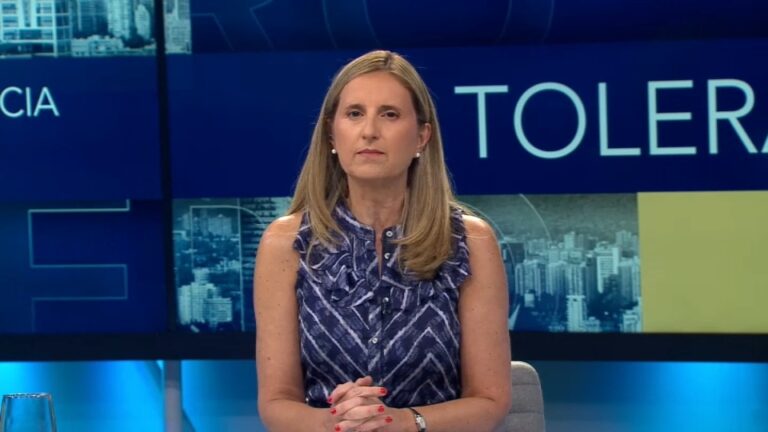 Paula Escobar y sala cuna universal: 