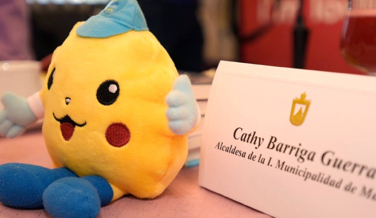 Alejandra Bustamante, exfuncionaria de Maipú: “Los peluches se compraron con recursos de las subvenciones” de colegios