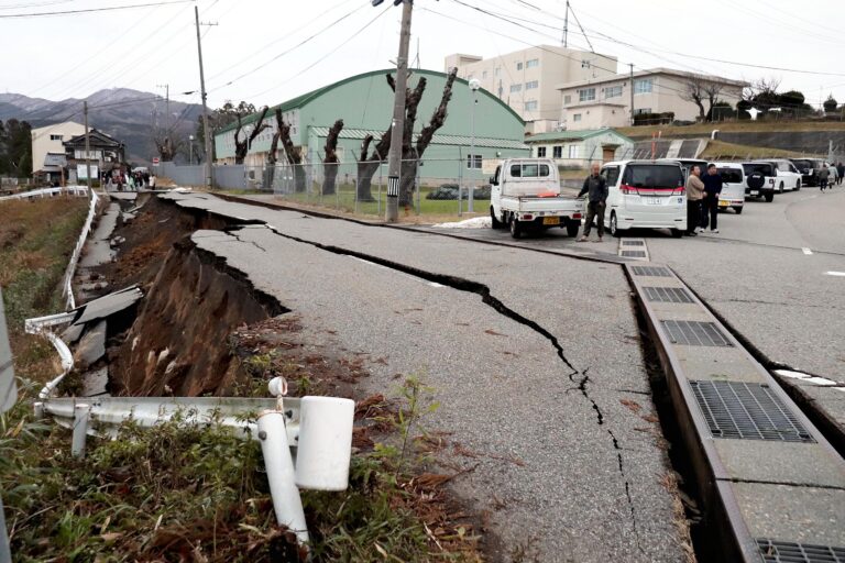 Confirman 4 muertos y 2 heridos de gravedad tras terremoto 7.5 en Japón