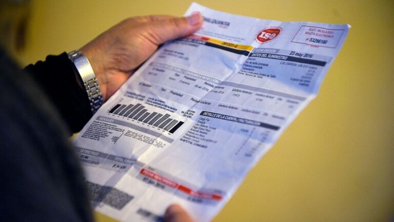 Informe de la Comisión Nacional de Energía anunció aumento de entre 8% y 80% en la tarifa de la luz