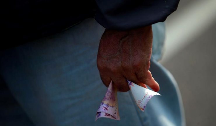 En medio de inflación en aumento: Argentina emitirá billetes de $10.000 y $20.000 este año