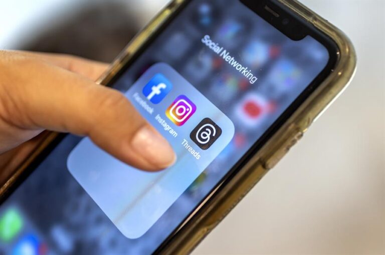Instagram y Facebook aplicarán por defecto su configuración más restrictiva a los perfiles de menores de edad