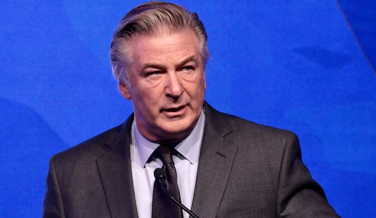 Alec Baldwin enfrentará juicio por homicidio involuntario tras muerte de directora de fotografía