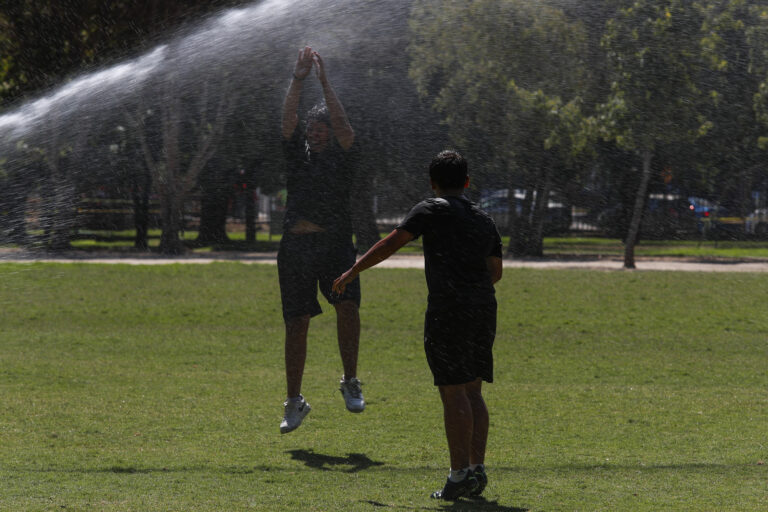 Hasta 36° C en Valparaíso: Pronostican altas temperaturas para siete regiones del país