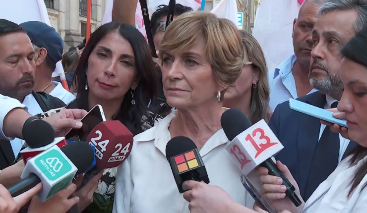 Matthei y postura del Gobierno por Piñera: “Una cosa es decir ahora que fue un demócrata y otra es cómo lo hicieron sufrir”
