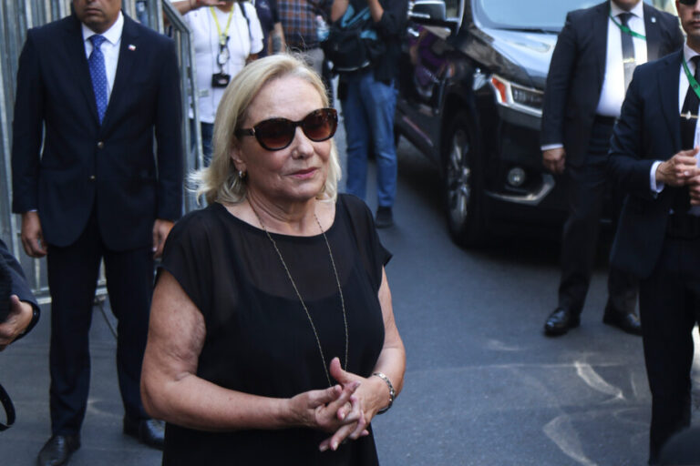 Pdte. del Senado destaca la labor de Cecilia Morel como primera dama: “Agradezco su amor infinito por Chile”