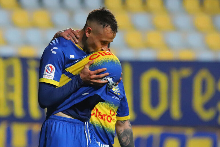 Rescató a su familia del fuego: Jugador de Ñublense debió ser operado tras sufrir accidente en incendios forestales