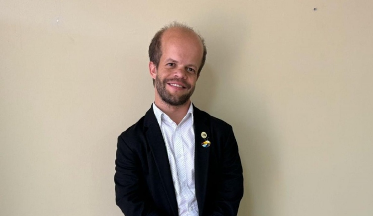 Se abre nueva polémica para el Gobierno: Cuestionan a recién nombrado seremi de Educación por video donde insulta a Carabineros