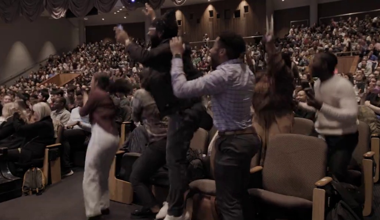 La eufórica reacción estudiantil por millonaria donación que dejará matrícula gratuita en facultad de medicina