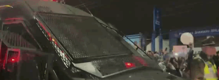 Cuerpo del expresidente Sebastián Piñera llegó hasta el Servicio Médico Legal de Valdivia