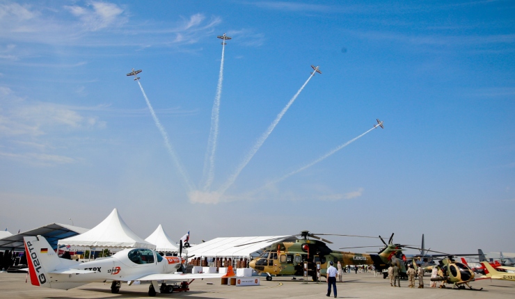 Exgenerales de la FACh condenan exclusión de empresas israelíes de la Fidae 2024: “Afecta a la seguridad nacional”