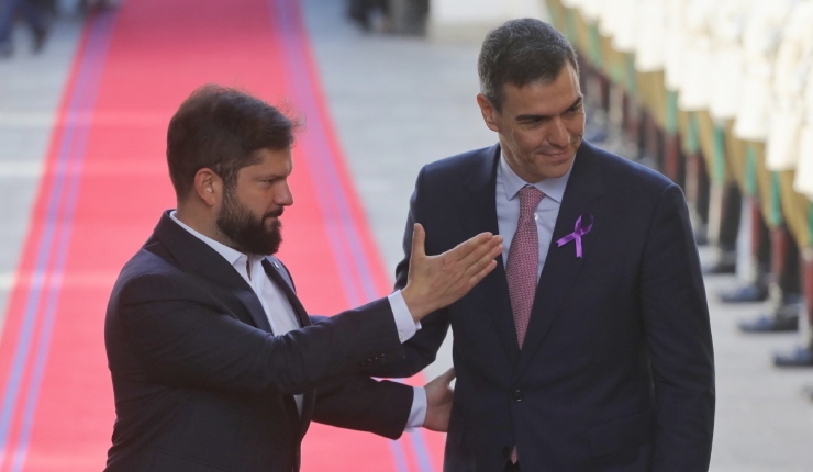 Pedro Sánchez revela que pdte. Boric le cocinó en su residencia: “Es un extraordinario cocinero”