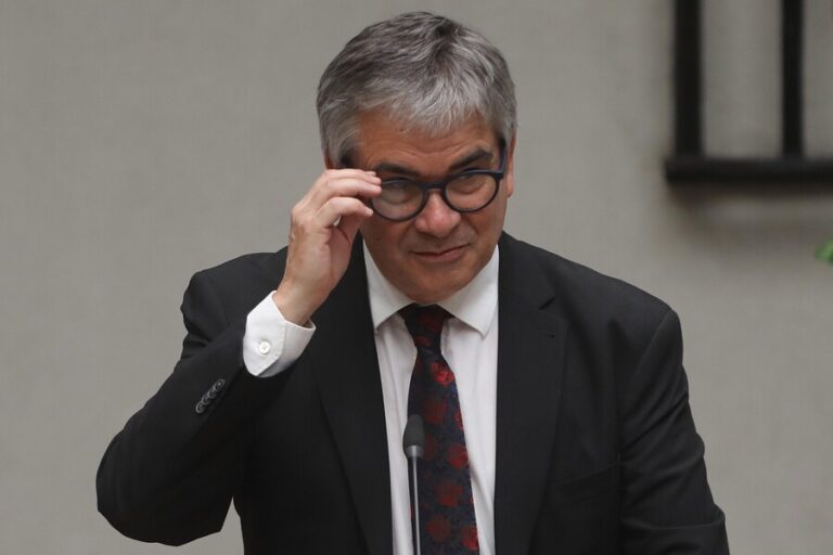 Marcel valoró alza del Imacec de febrero: 