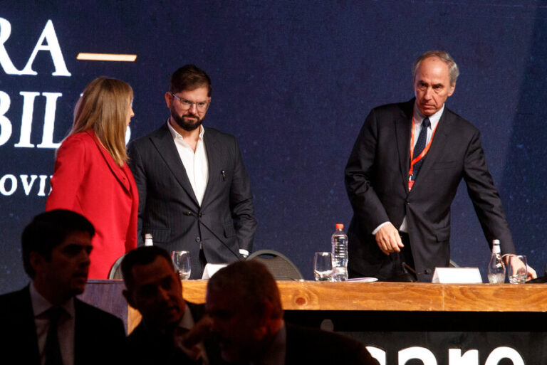 “Estoy a favor de reformar el sistema político”: Pdte. Boric zanja el debate en Enade y anuncia búsqueda de acuerdo transversal