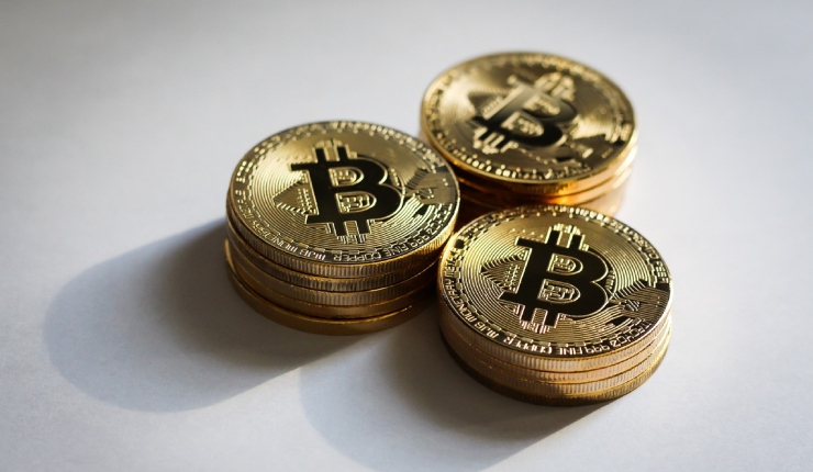 Crisis en el mundo Bitcoin: Divisa digital registra su menor valor en cuatro meses