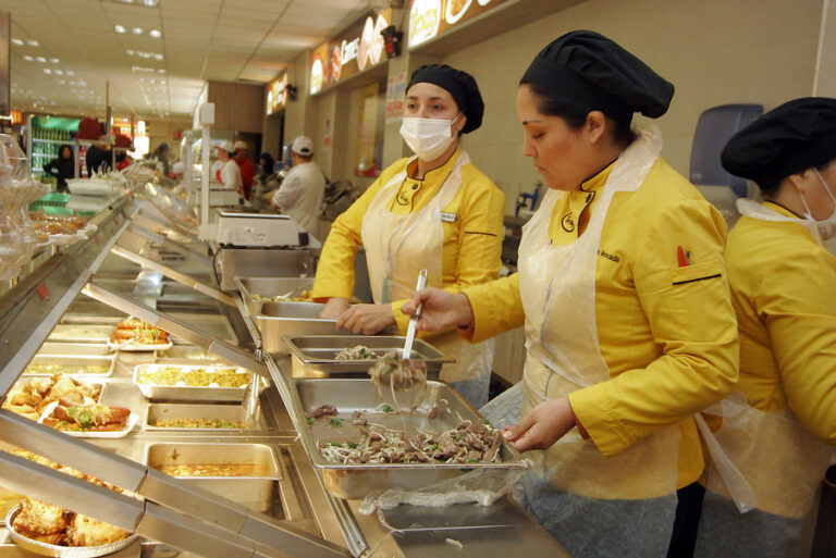 ¿Qué pasa con los sueldos?: Desde hoy rige la Ley de 40 horas y estas son las respuestas a las principales preguntas