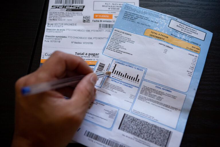 SEC multa a Enel y a CGE con más de $2.300 millones por cobros erróneos en boletas de electricidad