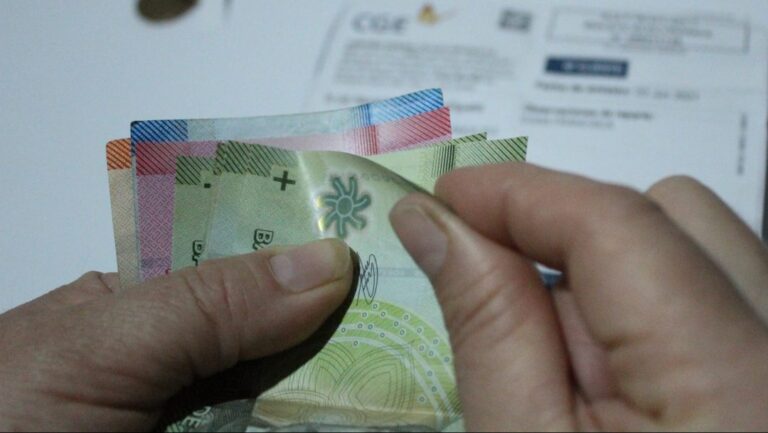 ¿Cuánto tardarán las Isapres en devolver el dinero a las personas? Revisa aquí según tu edad