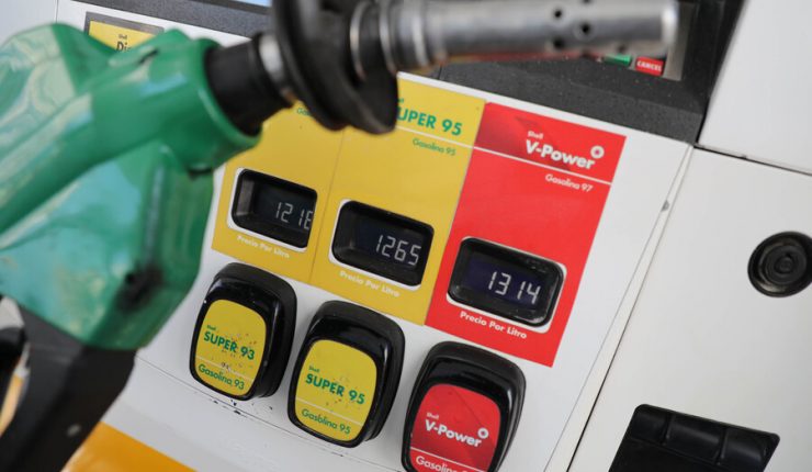 Bencinas: Anuncian nueva alza en precios de 93 y 97 octanos