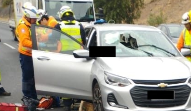 Municipio de Huechuraba se querella contra AVO por fatal accidente: Roca cayó sobre auto y mató a mujer copiloto