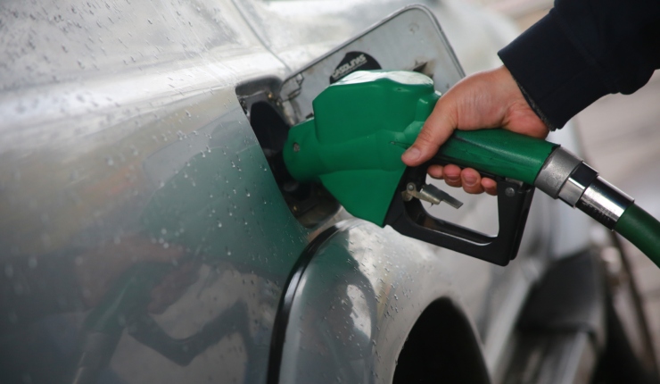 ¡Alivio para los bolsillos!: Marcel confirma que esta semana bajarán los precios de los combustibles