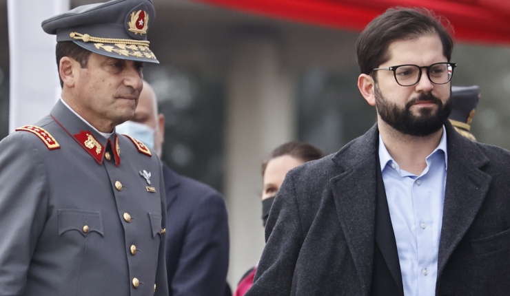 Boric cita a general Iturriaga a La Moneda para dar explicaciones por muerte de joven conscripto en Putre