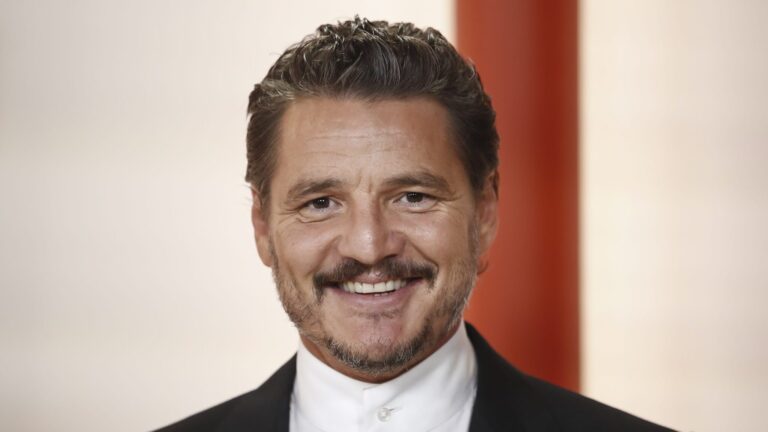 Pedro Pascal es el protagonista de comerciales bilingües sobre cerveza Corona