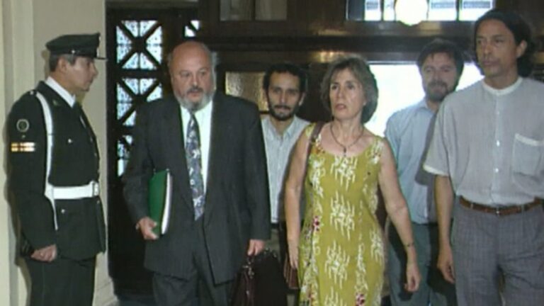 El error de la dictadura que permitió la primera querella contra Pinochet, interpuesta por Eduardo Contreras y Gladys Marín