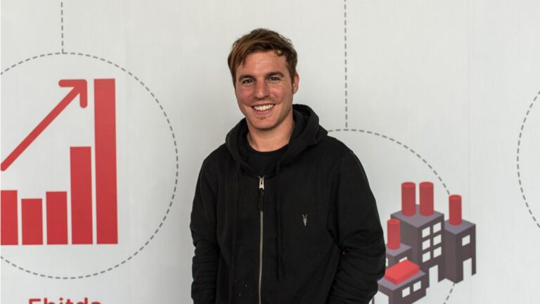 Matías Muchnick, CEO de NotCo, es destacado por la revista Time como uno de los líderes de la próxima generación