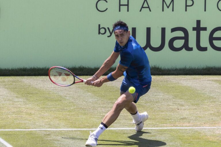 Alejandro Tabilo sigue imparable en Mallorca: Se instaló en la semifinal del torneo tras vencer a Jakub Mensik