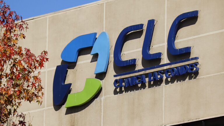 Médica que trabajó en Clínica Las Condes ahondó en denuncia: 