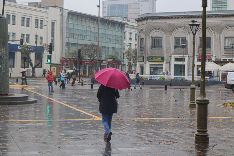 ¿Cuántos milímetros se espera de lluvia en la zona centro-sur?