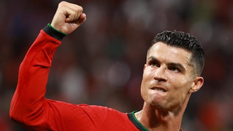 “¡Siuuu!”: Cristiano Ronaldo alcanza el gol 900 de su carrera tras anotar contra Croacia
