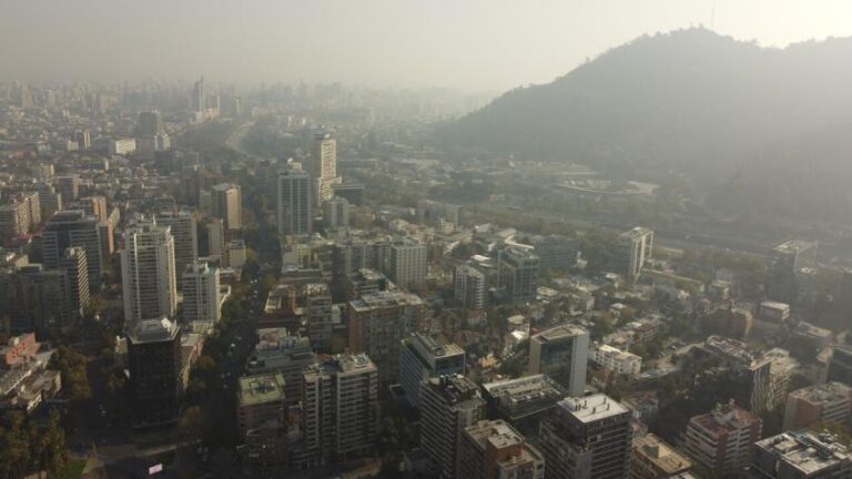 Decretan nueva alerta ambiental para este domingo en la Región Metropolitana por malas condiciones de ventilación