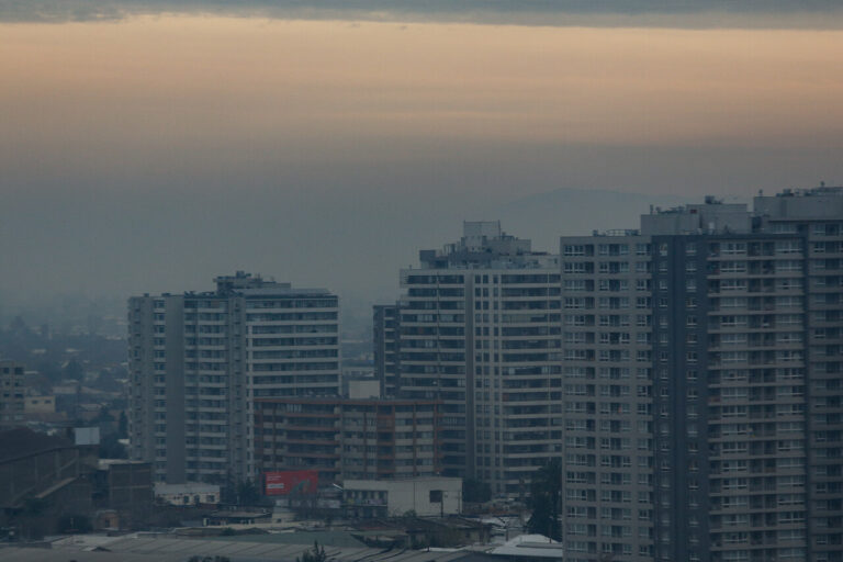 Preemergencia ambiental para hoy en la RM: ¿Qué está prohibido y cuáles son los dígitos de restricción vehicular?