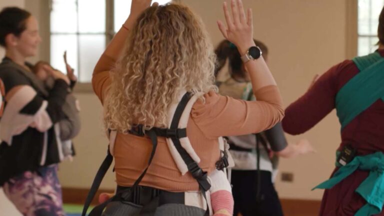 Danza porteo: una conexión única entre madres y recién nacidos