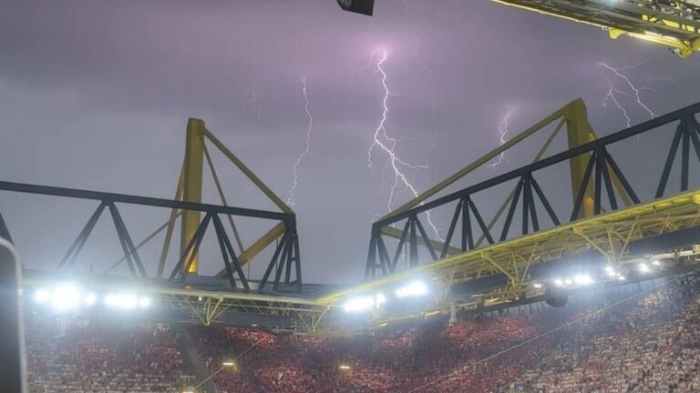 Por lluvia y tormenta eléctrica: Suspenden momentáneamente el encuentro entre Alemania y Dinamarca por la Euro 2024